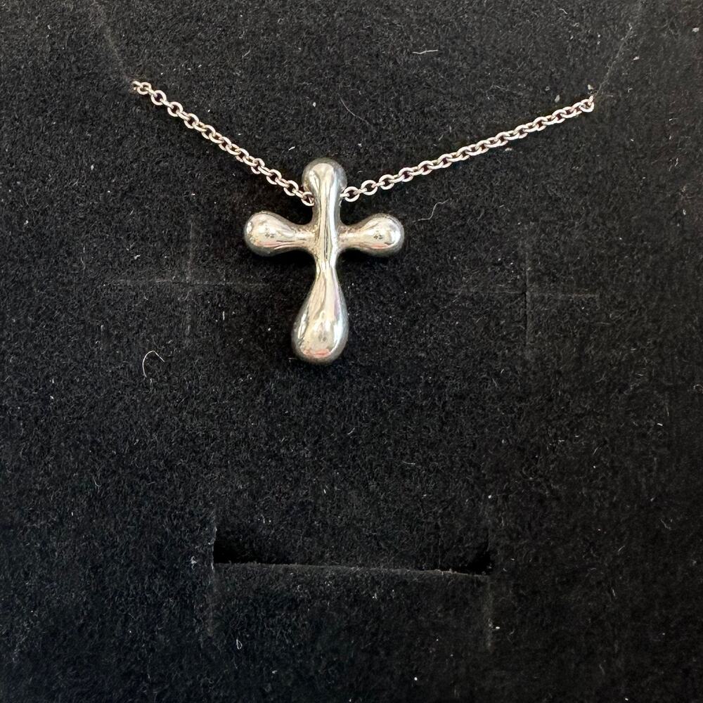 Tiffany and Co Elsa Peretti Cross Pendant Necklace in Sterling Silver (16") - Picture 14 of 16